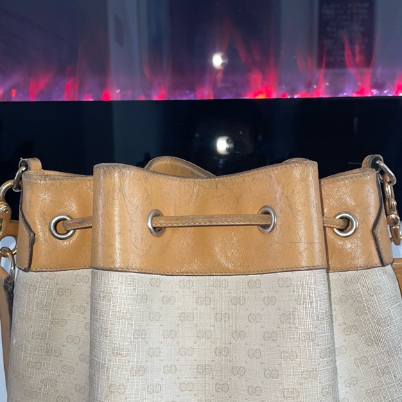 Authentic Gucci Vintage White Monogram Canvas Drawstring Bucket Bag - Picture 9 of 16